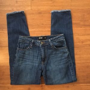 Just Black size 25 skinny jeans